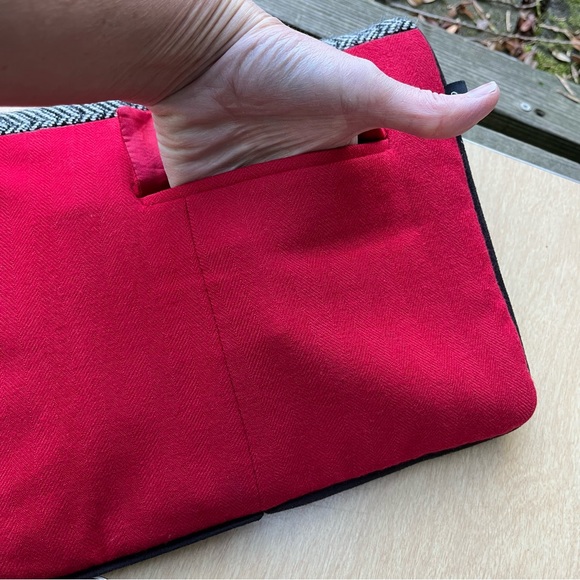 Baabaazuzu Upcycled Wool Pouch Tote Case Bag - Picture 8 of 15